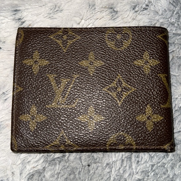 Men’s or Women’s Louis Vuitton Monogram Wallett! Rare and a vintage piece.7.5/10 - Picture 4 of 14